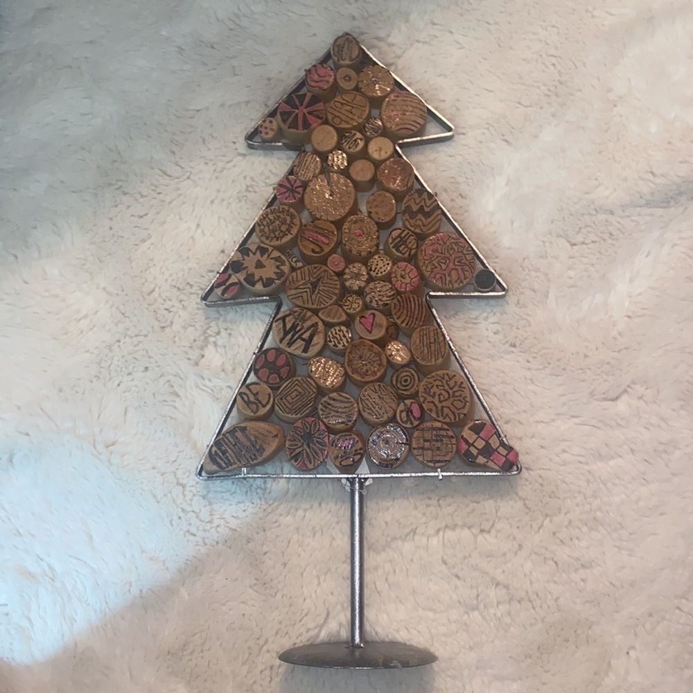 Deb Peters Christmas 🎄 Tree! - Picture 3 of 5